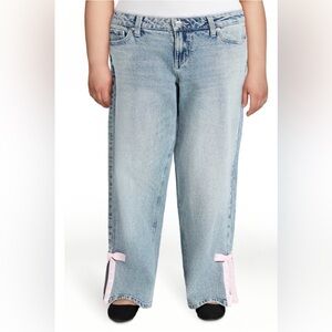 👖🌼2 for $45🌼👖 NWT Baggy wide leg Light Stone Wash Women's Jeans with Pink Bow